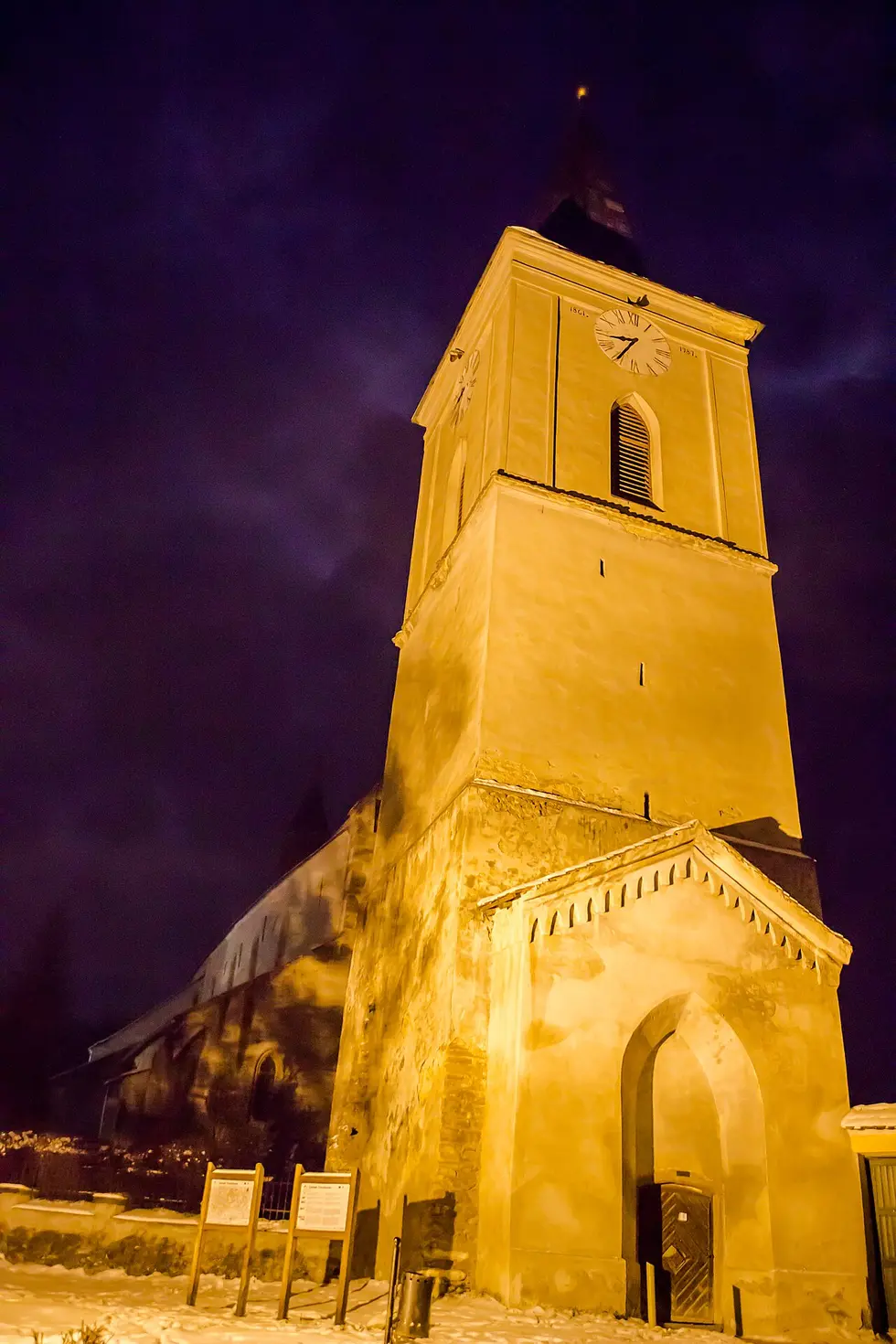 The gate tower of the fortified church at Richis, a village in the same commune as Biertan