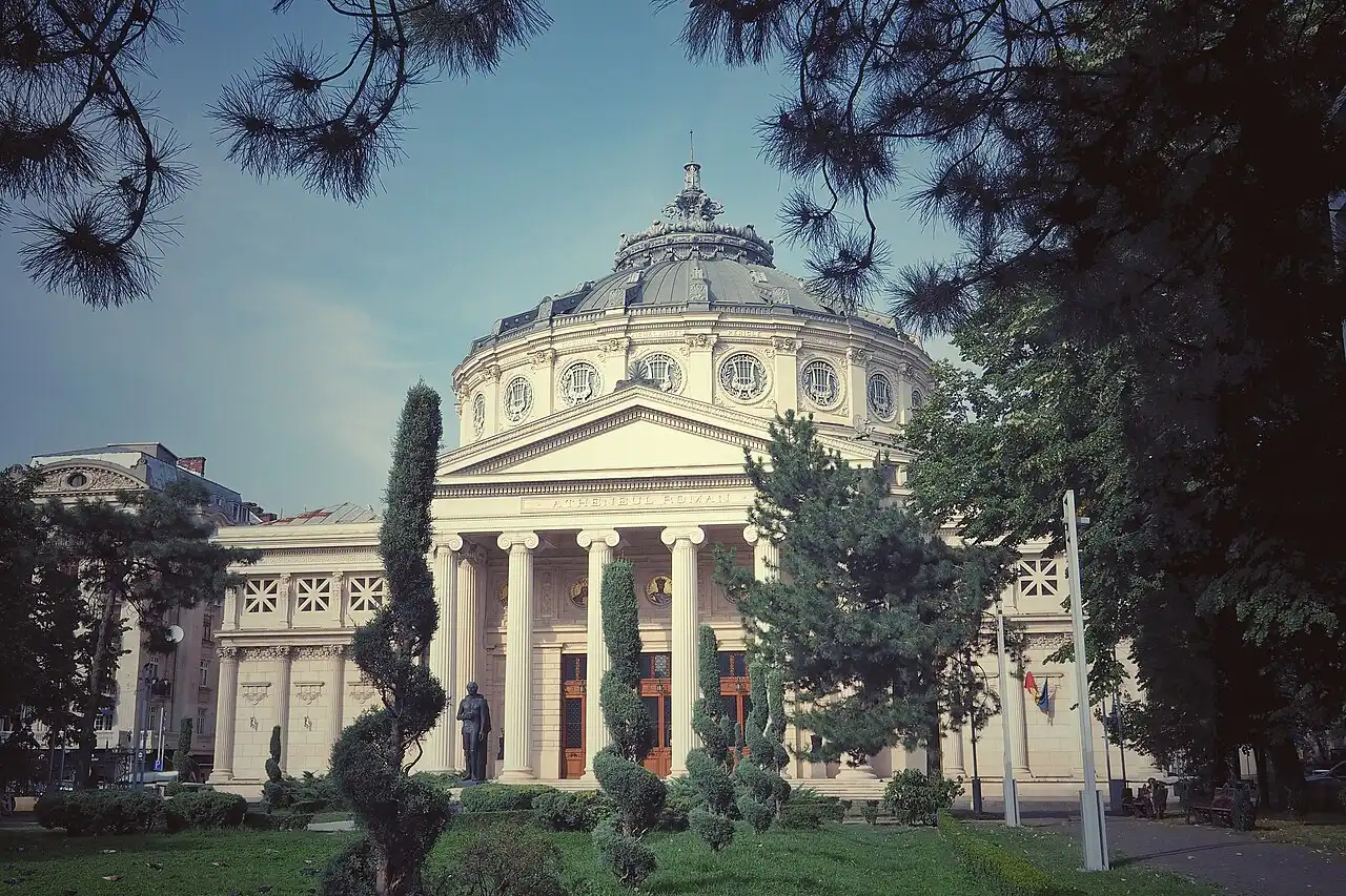 The domed Romanian Athenaeum concert hall on Piata George Enescu