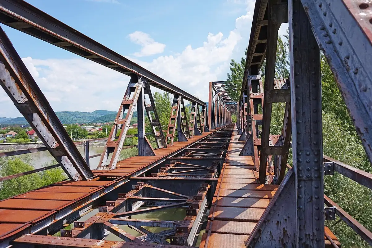 Bridge and riverfront at Ramnicu Valcea, the overnight hub for the Wallachia monasteries loop